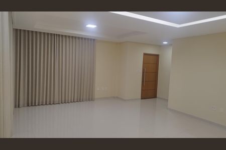 Sala de casa para alugar com 4 quartos, 260m² em Centro, Contagem