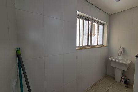 Área de Serviço de apartamento para alugar com 2 quartos, 65m² em Guilhermina, Praia Grande