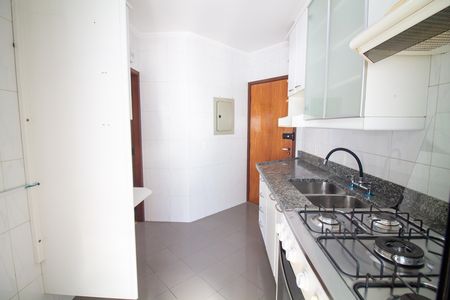 Cozinha de apartamento à venda com 3 quartos, 98m² em Santo Amaro, São Paulo