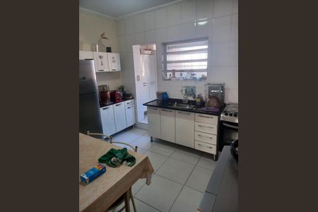 Cozinha de casa para alugar com 2 quartos, 150m² em Vila Monumento, São Paulo