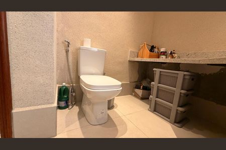 Banheiro da Suíte de apartamento à venda com 3 quartos, 153m² em Setor Bela Vista, Goiânia
