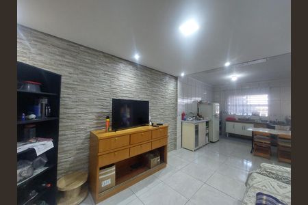 Casa à venda com 2 quartos, 130m² em Jardim Lucélia, São Paulo