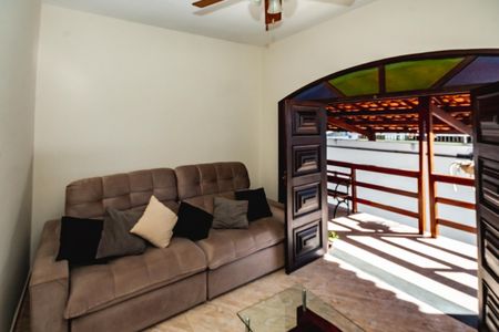 Casa à venda com 4 quartos, 200m² em Candelária, Belo Horizonte