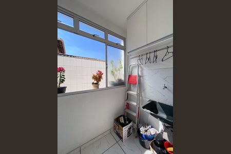 Apartamento à venda com 2 quartos, 65m² em Estrela Dalva, Belo Horizonte