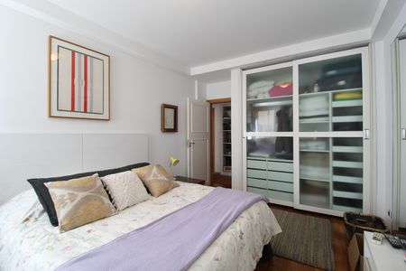 Quarto 2 de apartamento à venda com 4 quartos, 216m² em Itaim Bibi, São Paulo