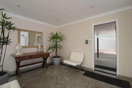 Hall Social de apartamento à venda com 4 quartos, 216m² em Itaim Bibi, São Paulo