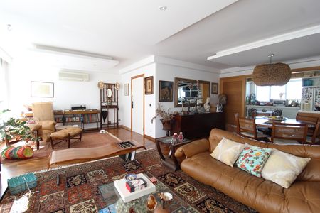 Apartamento à venda com 4 quartos, 216m² em Itaim Bibi, São Paulo