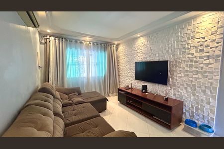 Sala de casa à venda com 3 quartos, 154m² em Jardim Santa Cecilia, Guarulhos