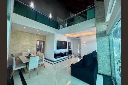 Casa à venda com 3 quartos, 360m² em Parque Assuncao, Taboão da Serra