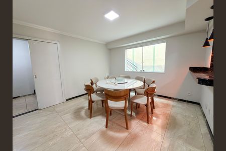 Sala de casa à venda com 3 quartos, 146m² em Planalto, Belo Horizonte