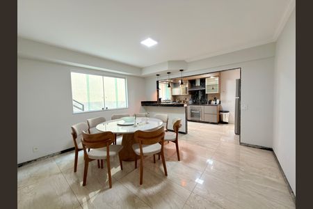 Casa à venda com 3 quartos, 146m² em Planalto, Belo Horizonte