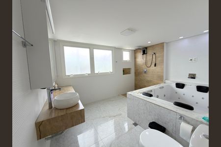 Banheiro de casa à venda com 3 quartos, 146m² em Planalto, Belo Horizonte