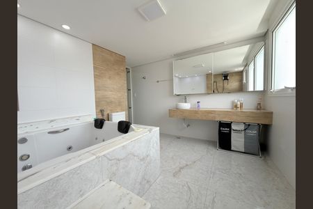 Banheiro de casa à venda com 3 quartos, 146m² em Planalto, Belo Horizonte