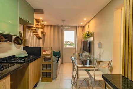 Cozinha de apartamento à venda com 2 quartos, 32m² em Jardim Itacolomi, São Paulo