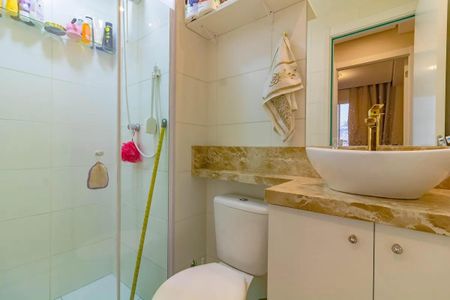 Banheiro de apartamento à venda com 2 quartos, 32m² em Jardim Itacolomi, São Paulo