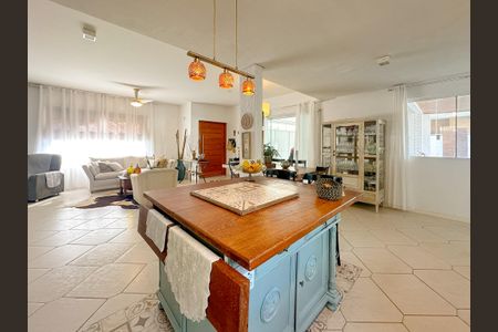 Casa para alugar com 257m², 3 quartos e 4 vagasCozinha