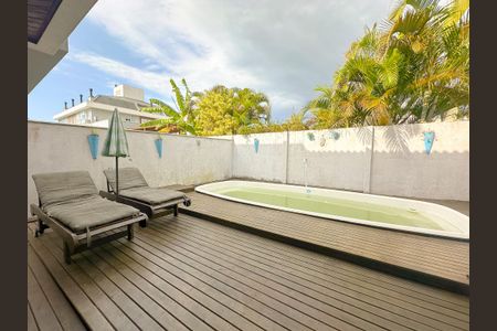 Casa para alugar com 257m², 3 quartos e 4 vagasPiscina