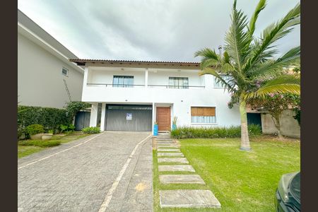 Casa para alugar com 257m², 3 quartos e 4 vagasFachada