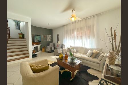 Sala de TV de casa para alugar com 3 quartos, 257m² em Cachoeira do Bom Jesus, Florianópolis
