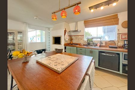 Casa para alugar com 257m², 3 quartos e 4 vagasCozinha