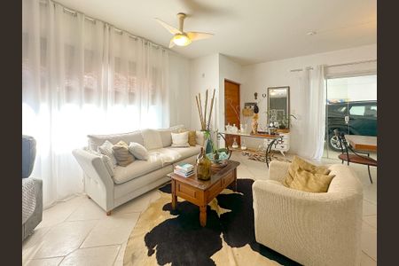 Sala de TV de casa para alugar com 3 quartos, 257m² em Cachoeira do Bom Jesus, Florianópolis