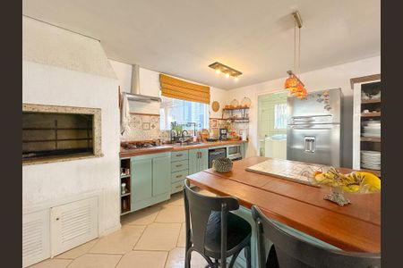 Casa para alugar com 257m², 3 quartos e 4 vagasCozinha