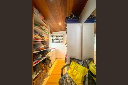 Casa para alugar com 257m², 3 quartos e 4 vagasCloset da suíte