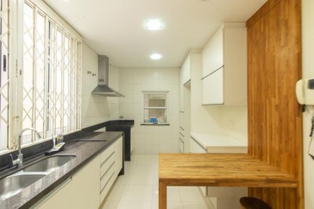 Casa para alugar com 316m², 4 quartos e 3 vagasCozinha