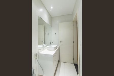 Casa para alugar com 316m², 4 quartos e 3 vagasBanheiro da Suíte 2