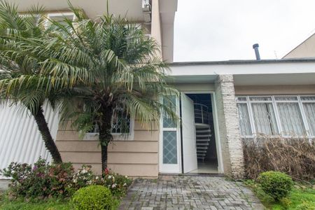 Fachada de casa para alugar com 4 quartos, 316m² em Jardim Social, Pinhais