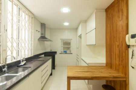 Casa para alugar com 316m², 4 quartos e 3 vagasCozinha
