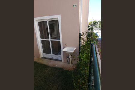 Área externa de casa de condomínio para alugar com 2 quartos, 50m² em Jardim dos Pereiras (Caucaia do Alto), Cotia