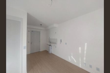 Sala de kitnet/studio para alugar com 1 quarto, 17m² em Campo Grande, São Paulo