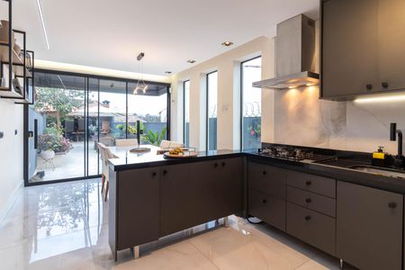 Cozinha de casa para alugar com 3 quartos, 220m² em Jardim Peri, São Paulo