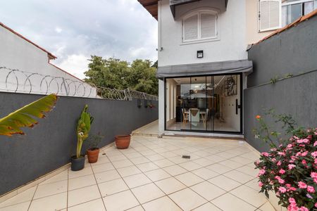 Quintal de casa para alugar com 3 quartos, 220m² em Jardim Peri, São Paulo