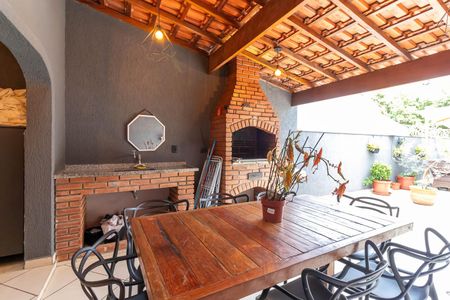 Churrasqueira de casa para alugar com 3 quartos, 220m² em Jardim Peri, São Paulo