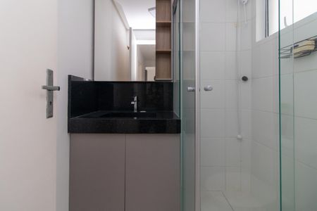 Banheiro de apartamento para alugar com 2 quartos, 50m² em Vila Nova, Porto Alegre