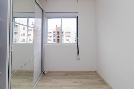 Quarto 1 de apartamento para alugar com 2 quartos, 50m² em Vila Nova, Porto Alegre