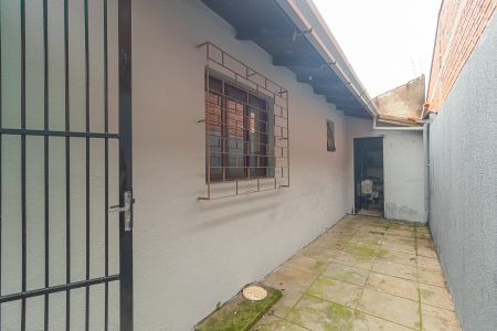 Área externa/fundos de casa para alugar com 3 quartos, 212m² em Niterói, Canoas