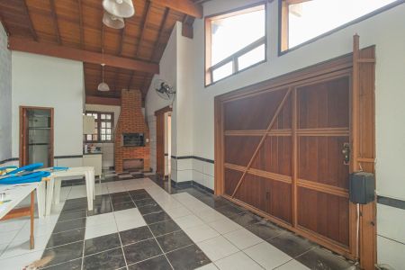 Garagem de casa para alugar com 3 quartos, 212m² em Niterói, Canoas