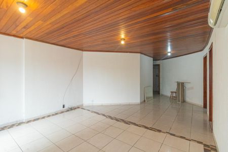 Casa para alugar com 3 quartos, 212m² em Niterói, Canoas