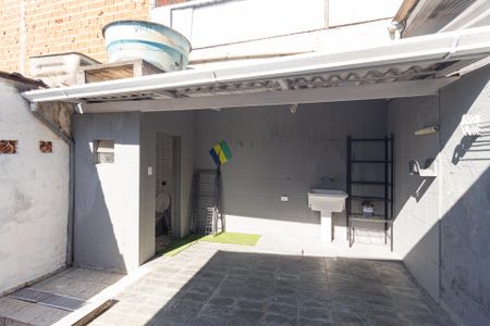 Área de serviço de casa para alugar com 3 quartos, 110m² em Jardim Elvira, Osasco