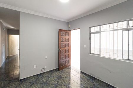 Casa para alugar com 3 quartos, 110m² em Jardim Elvira, Osasco