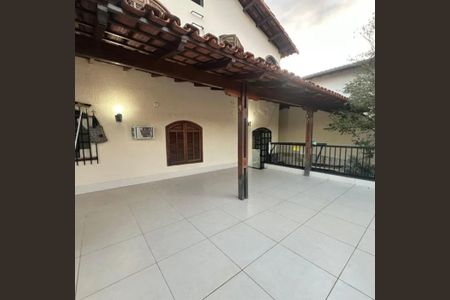 Casa para alugar com 3 quartos, 250m² em Planalto, Belo Horizonte