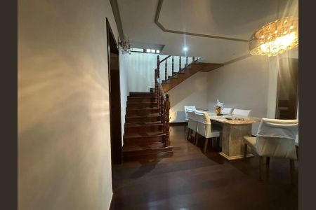 Sala de casa para alugar com 3 quartos, 250m² em Planalto, Belo Horizonte