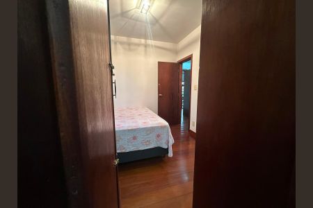 Suíte de casa para alugar com 2 quartos, 250m² em Planalto, Belo Horizonte