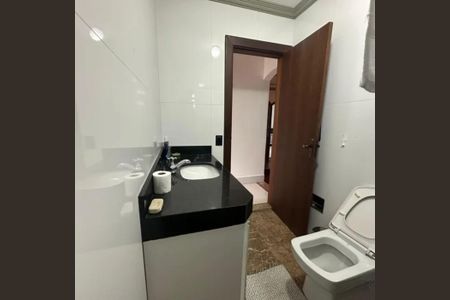 Casa para alugar com 3 quartos, 250m² em Planalto, Belo Horizonte