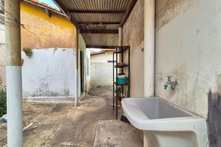 Área de Serviço de casa à venda com 3 quartos, 251m² em Vila Marieta, Campinas
