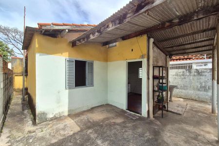 Quintal de casa à venda com 3 quartos, 251m² em Vila Marieta, Campinas