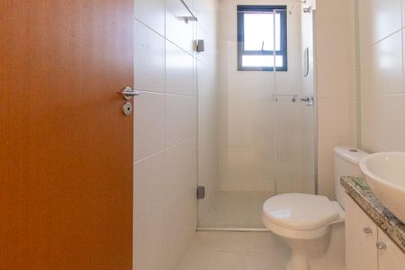 Apartamento à venda com 84m², 3 quartos e 2 vagas Apartamento à venda com 84m², 3 quartos e 2 vagasBanheiro Social